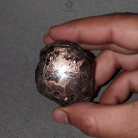 स्टार गोल्डन ब्राउन चॉकलेट नीलम रत्न छड़ी: 683.30cts प्राकृतिक अनुपचारित कच्चे नीलम नमूना 6Ray स्टार छड़ी 45*37.5mm