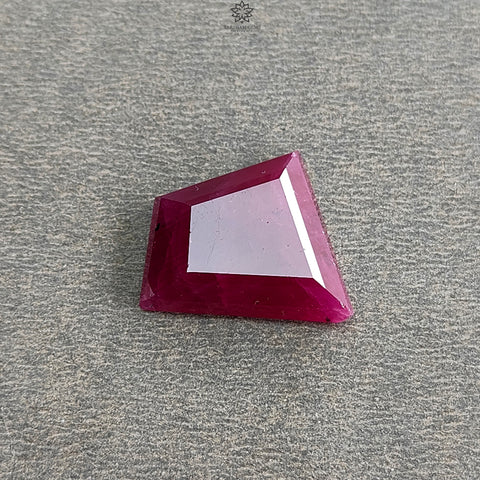 Ruby Gemstone Step Cut : 16.40cts Natural Untreated Unheated Red Ruby Trapezium Shape 18*16mm 1pc