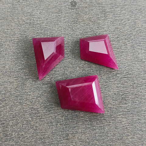 Ruby Gemstone Step Cut : 17.80cts Natural Untreated Unheated Red Ruby Trapezium Shape 10*12mm 3pc