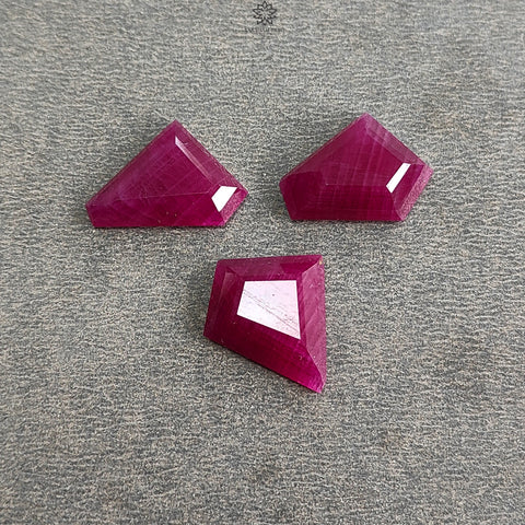 Ruby Gemstone Step Cut : 25.00cts Natural Untreated Unheated Red Ruby Trapezium Shape 15*12mm 3pc