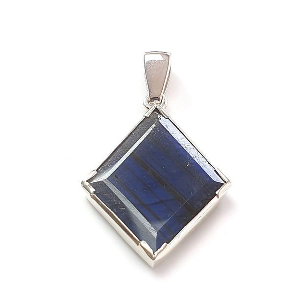 Blue Labradorite Silver Faceted Pendant 6.11gms