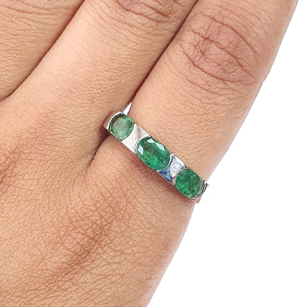 Emerald Faceted Silver Ring: 2.88gms Natural Untreated Emerald Oval Faceted Cut 925 Sterling Silver Bezel Set Ring 7.5 US