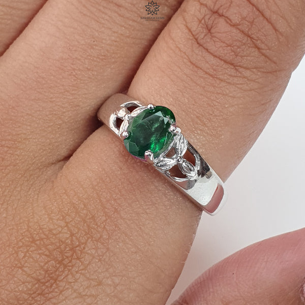 Emerald Faceted Silver Ring: 2.95gms Natural Untreated Emerald Oval Faceted Cut 925 Sterling Silver Prong Set Ring 6.5 US