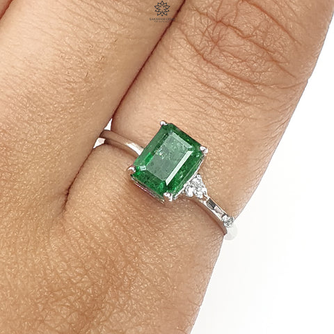 Emerald Faceted Silver Ring: 1.67gms Natural Untreated Emerald Octagon Faceted Cut 925 Sterling Silver Prong Set Ring 6 US