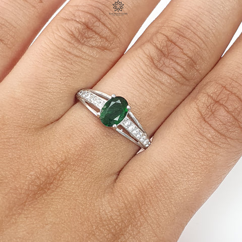 Emerald Faceted Silver Cz Ring: 1.84gms Natural Untreated Emerald Oval Faceted Cut 925 Sterling Silver Prong Set Ring 7 US