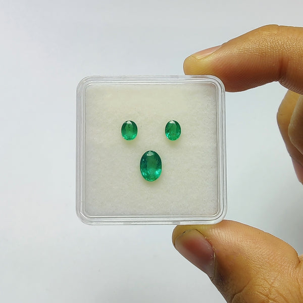 Emerald Gemstone Normal Cut : 1.40cts Natural Untreated Unheated Green Emerald Oval Shape 5*4mm - 7.5*5.5mm 3pcs Set